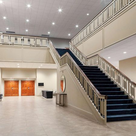 Doubletree By Hilton Hotel Burlington Vermont Bagian luar foto