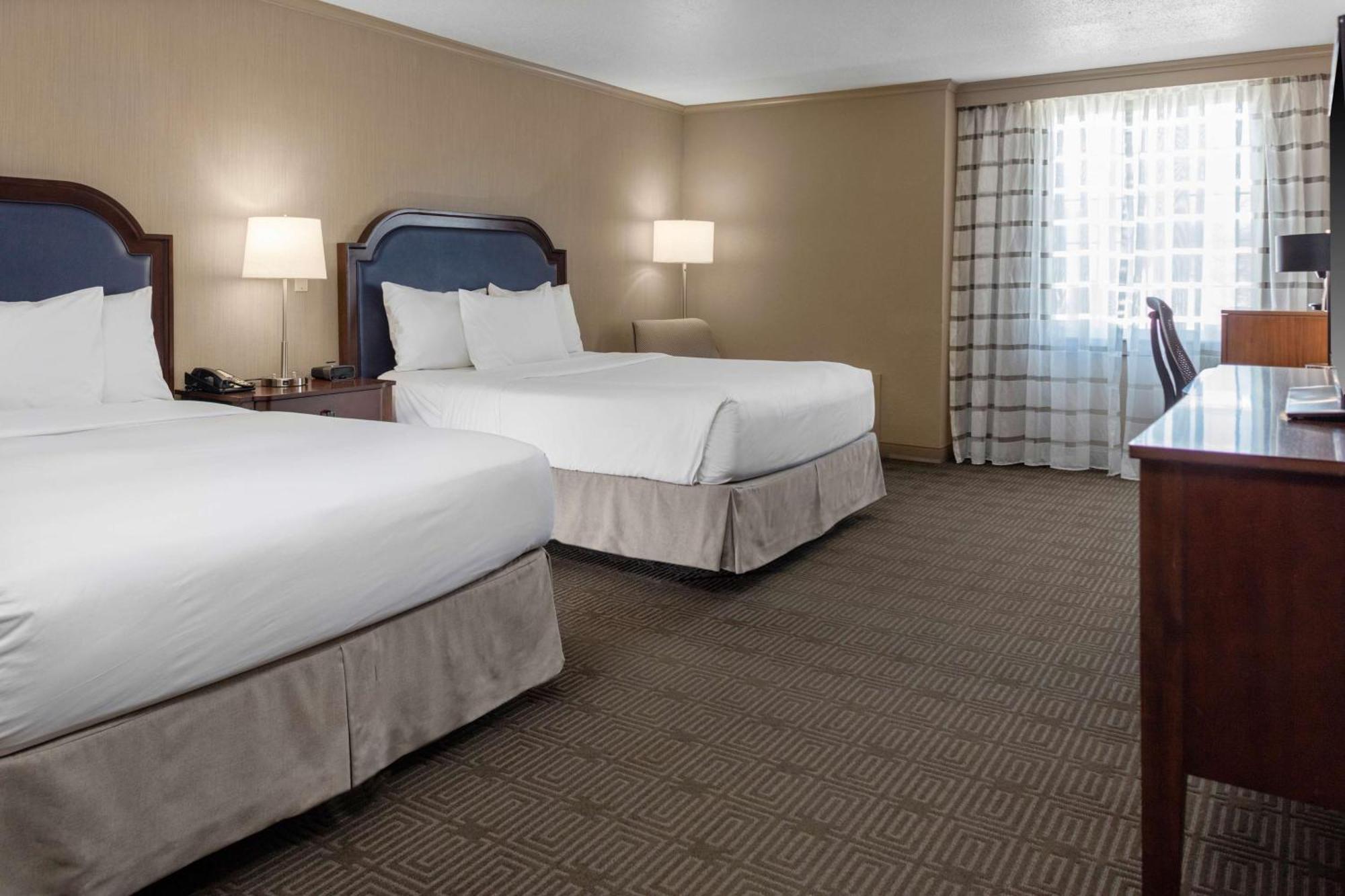 Doubletree By Hilton Hotel Burlington Vermont Bagian luar foto