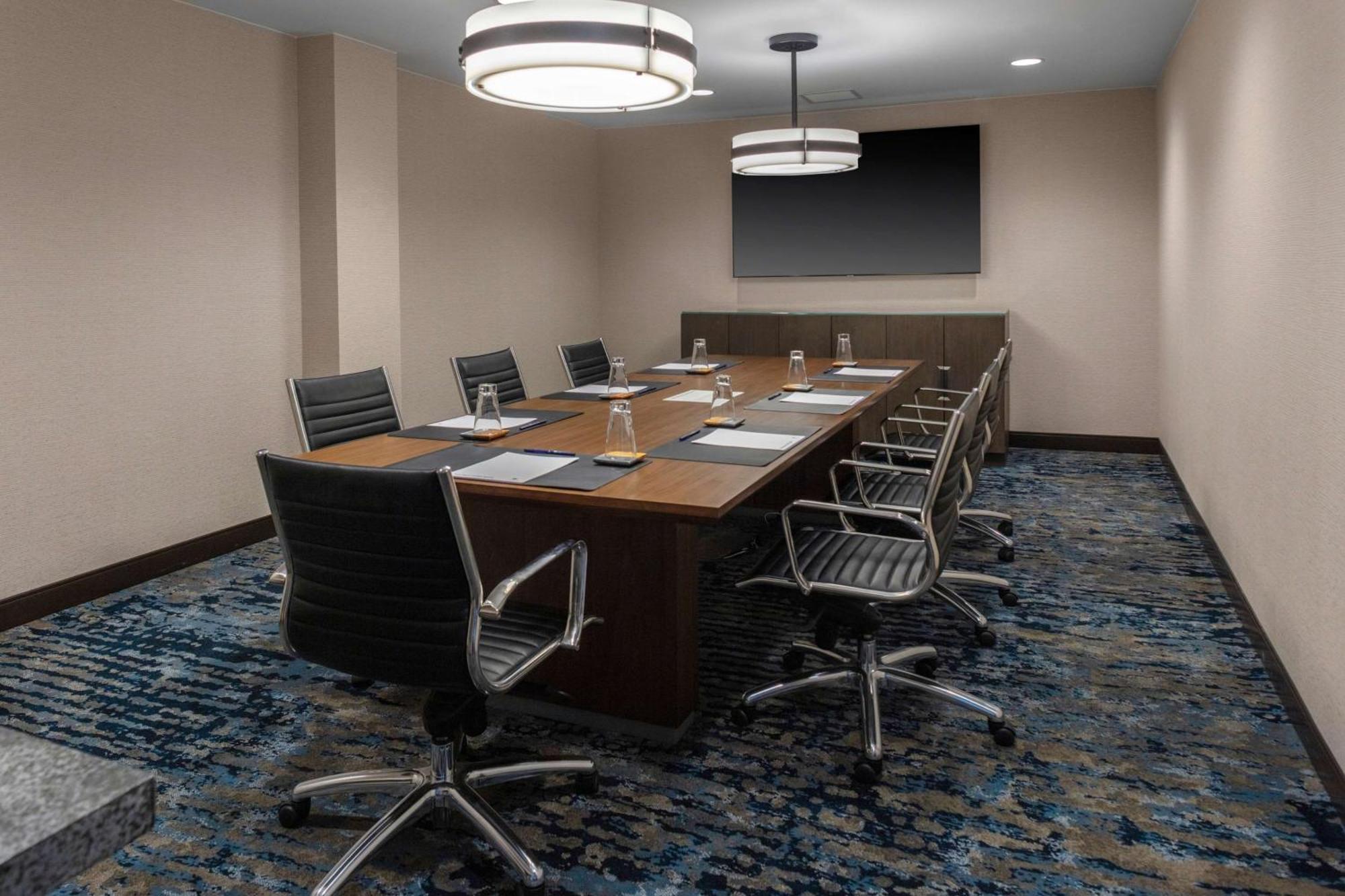 Doubletree By Hilton Hotel Burlington Vermont Bagian luar foto