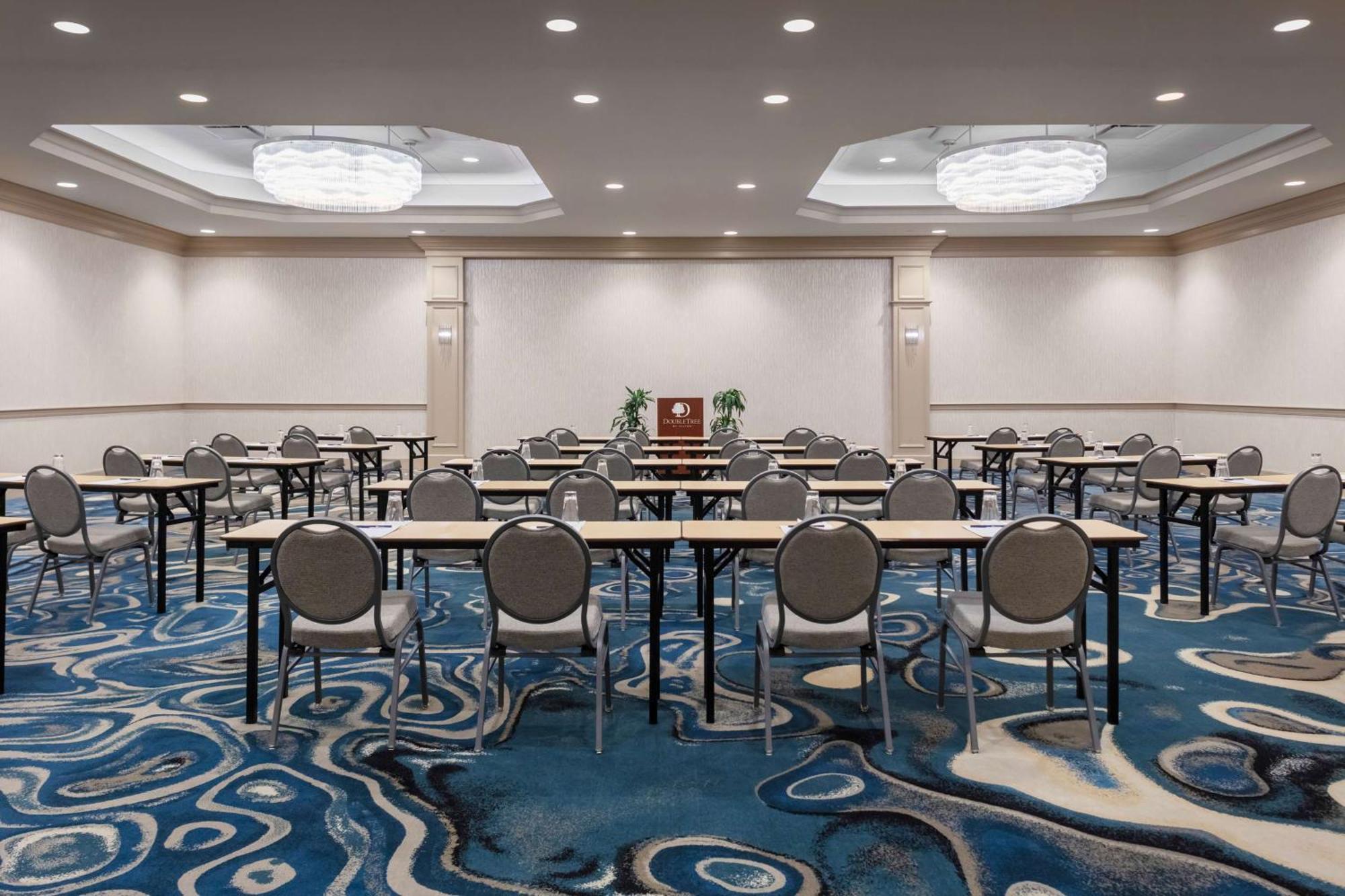Doubletree By Hilton Hotel Burlington Vermont Bagian luar foto