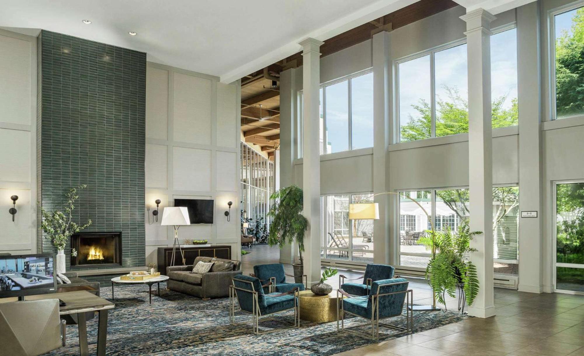 Doubletree By Hilton Hotel Burlington Vermont Bagian luar foto