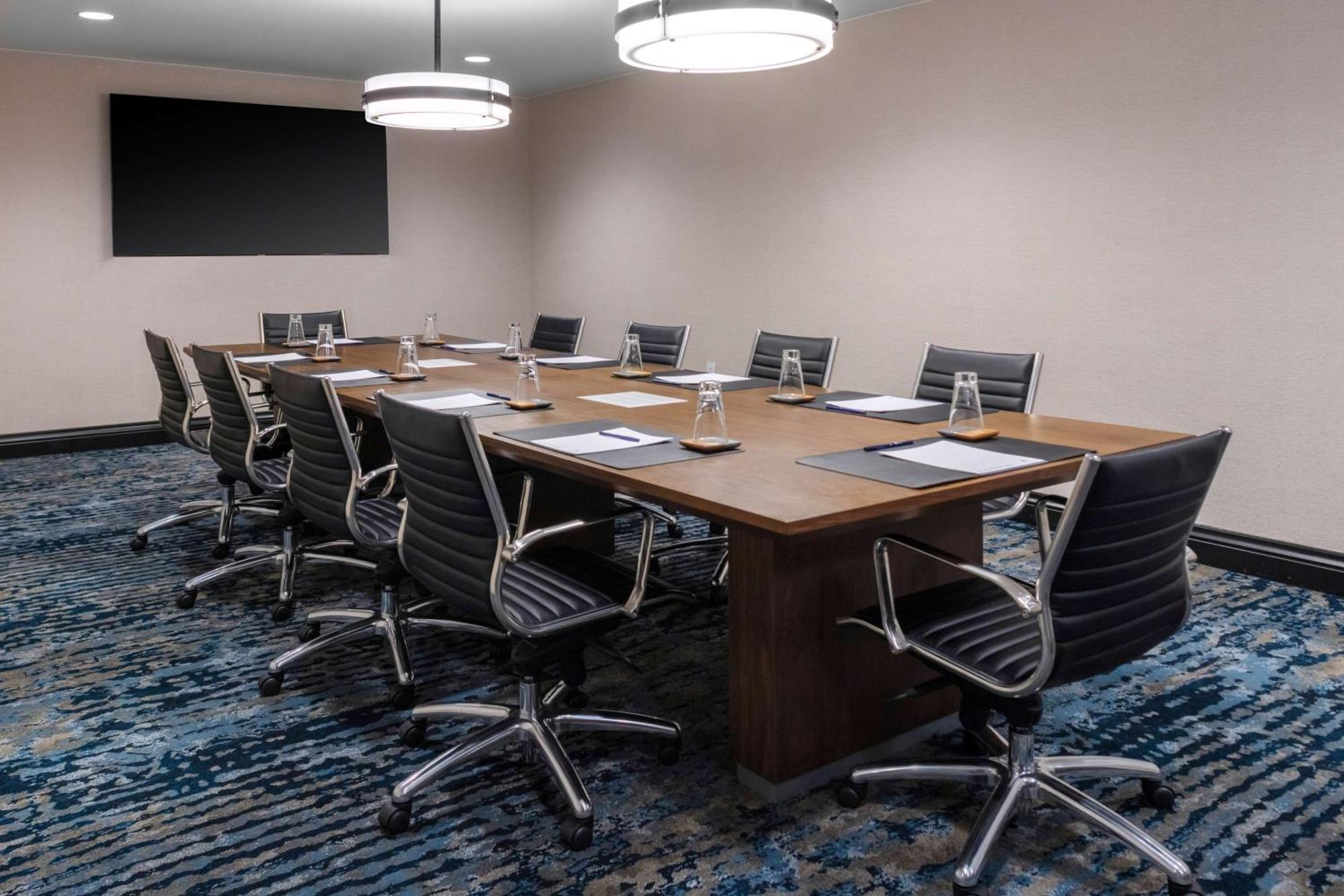 Doubletree By Hilton Hotel Burlington Vermont Bagian luar foto