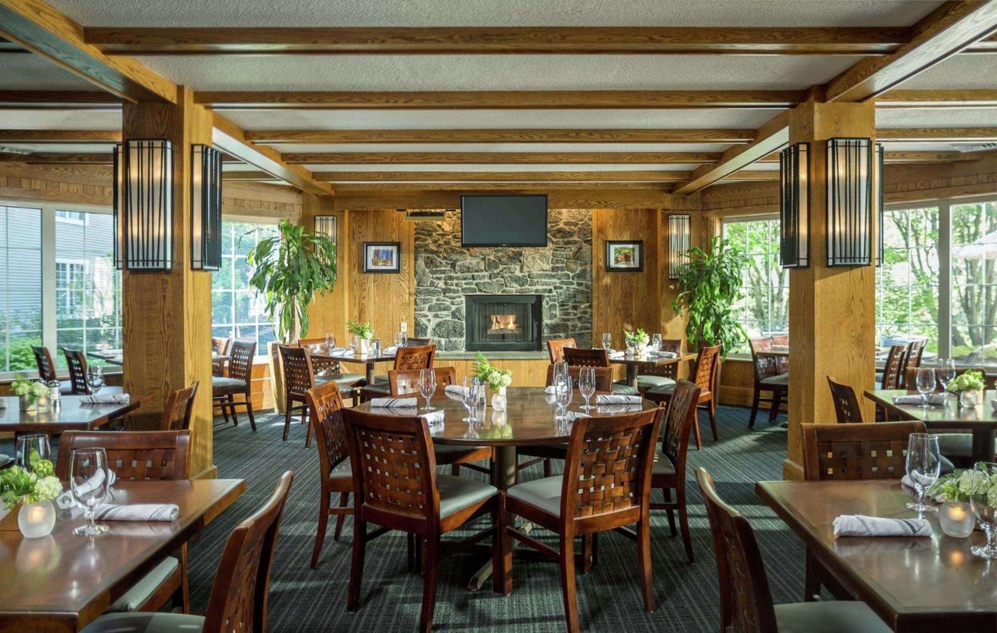 Doubletree By Hilton Hotel Burlington Vermont Bagian luar foto