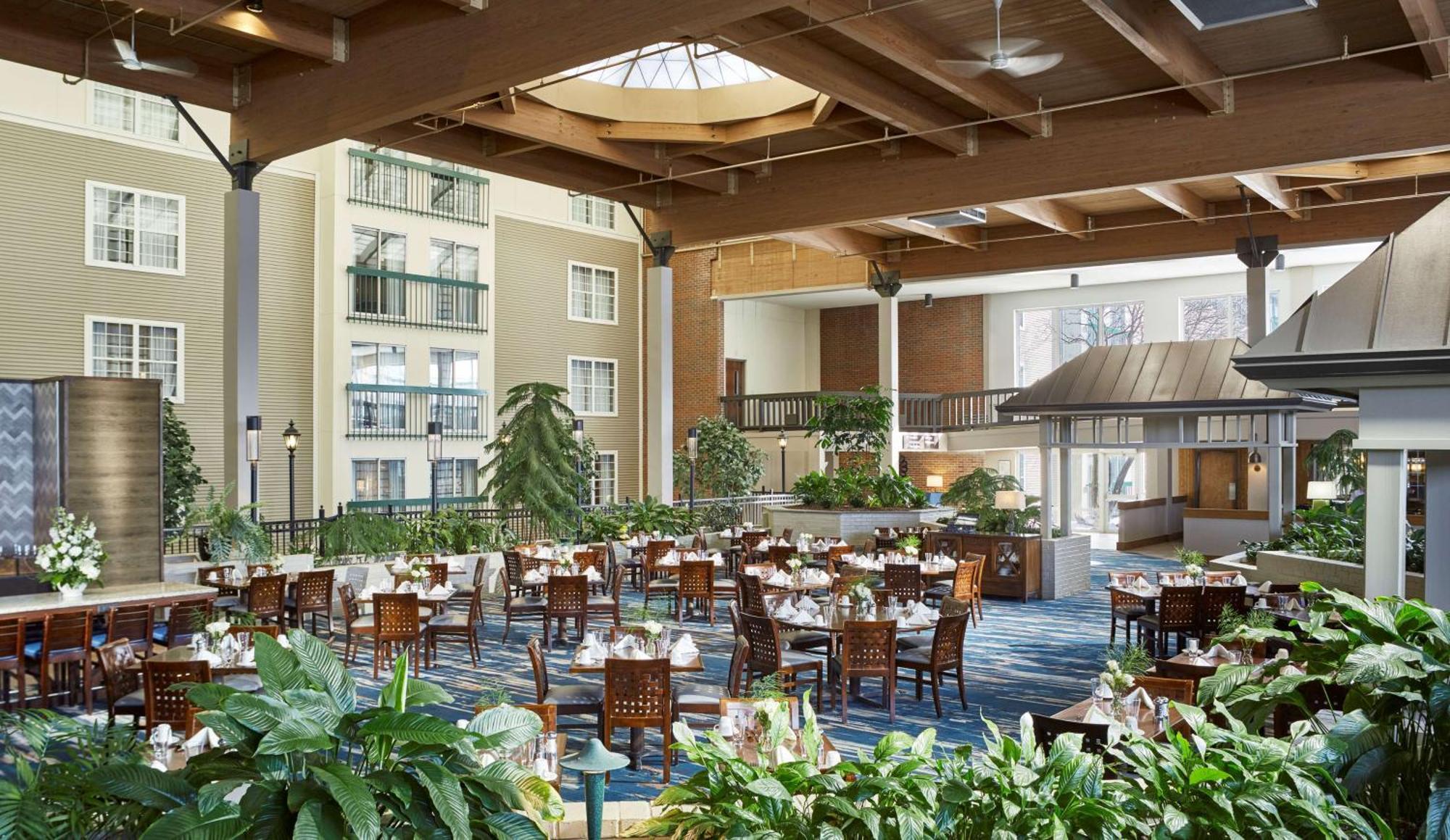 Doubletree By Hilton Hotel Burlington Vermont Bagian luar foto
