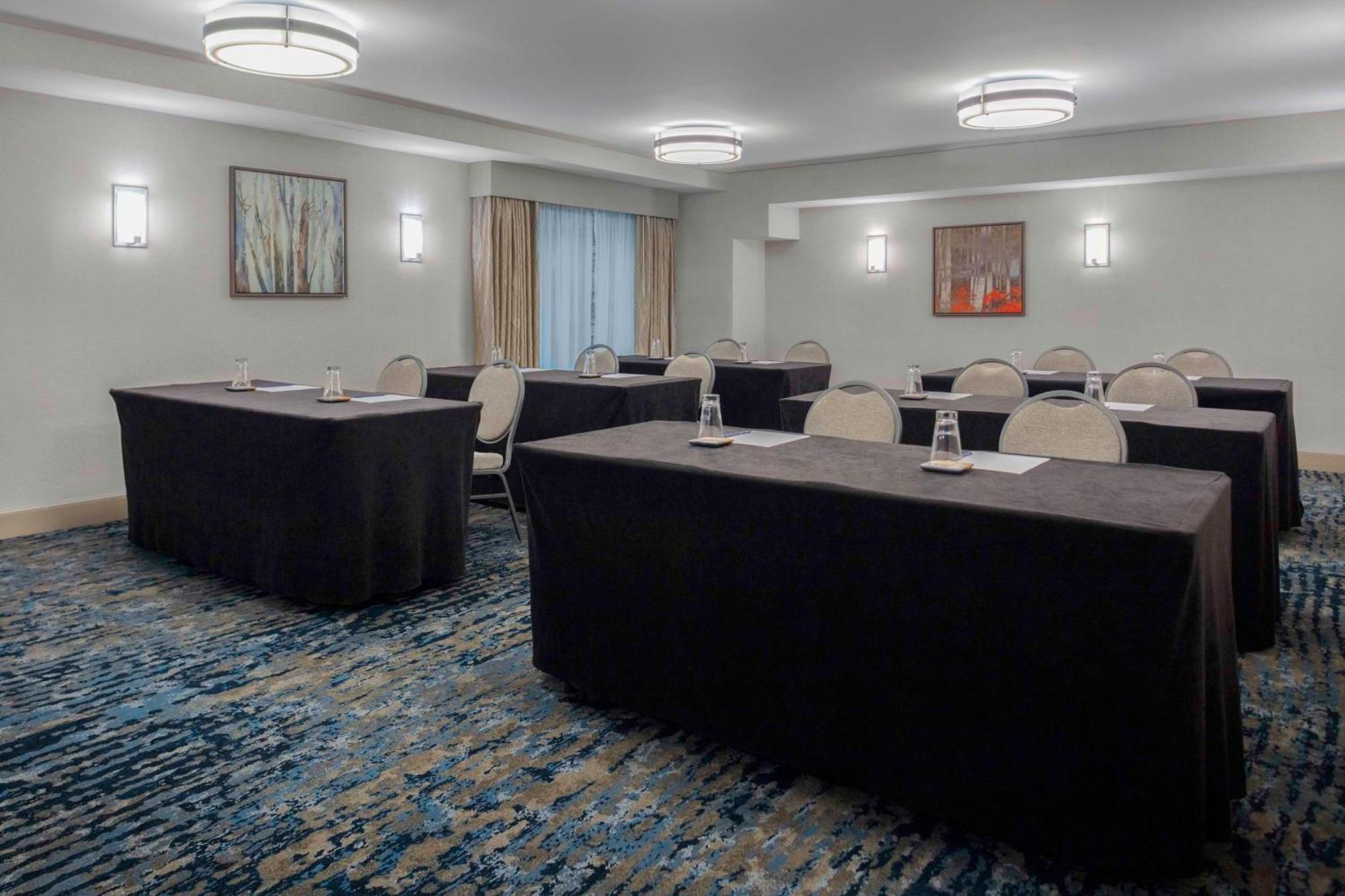 Doubletree By Hilton Hotel Burlington Vermont Bagian luar foto