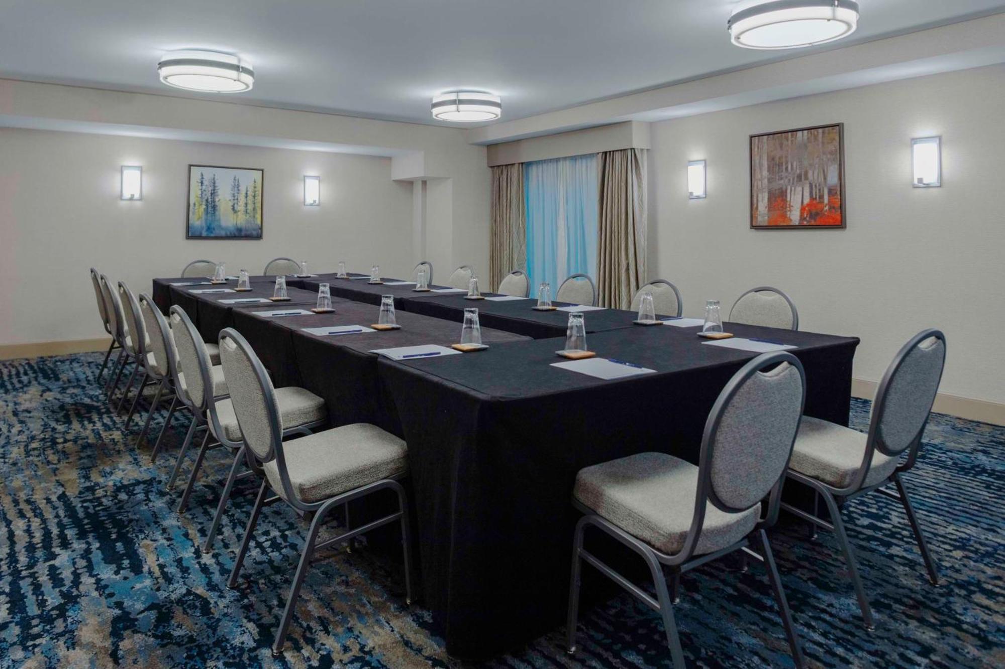 Doubletree By Hilton Hotel Burlington Vermont Bagian luar foto