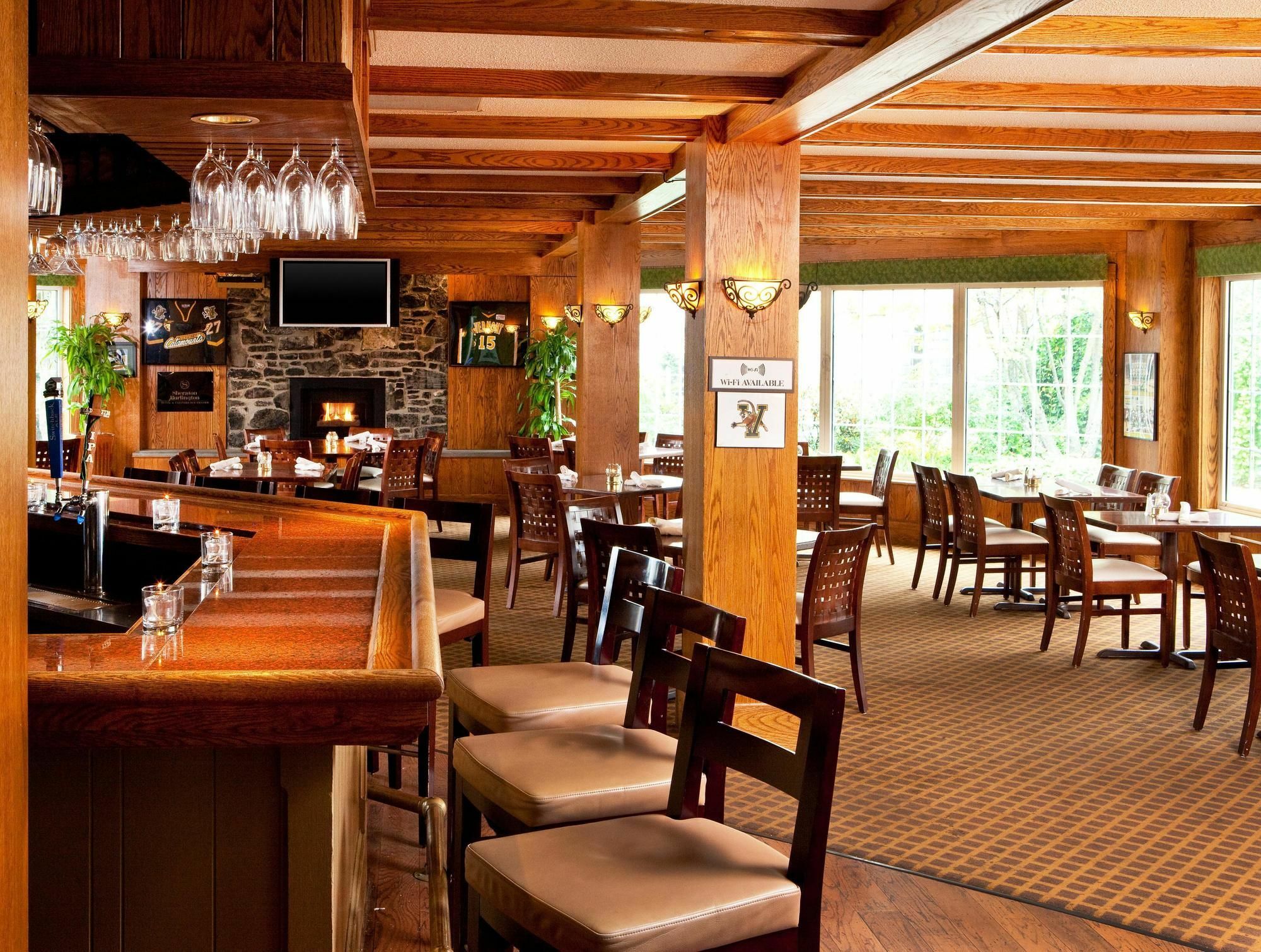Doubletree By Hilton Hotel Burlington Vermont Bagian luar foto